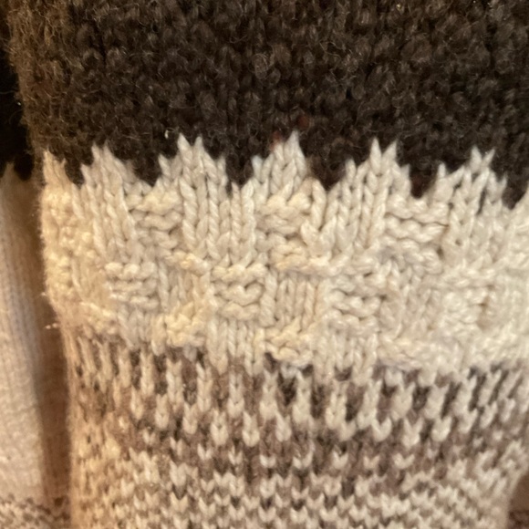 “HAND KNIT” Vintage Off White And  Browns Patterned 100 % Wool Sweater. - Picture 6 of 9
